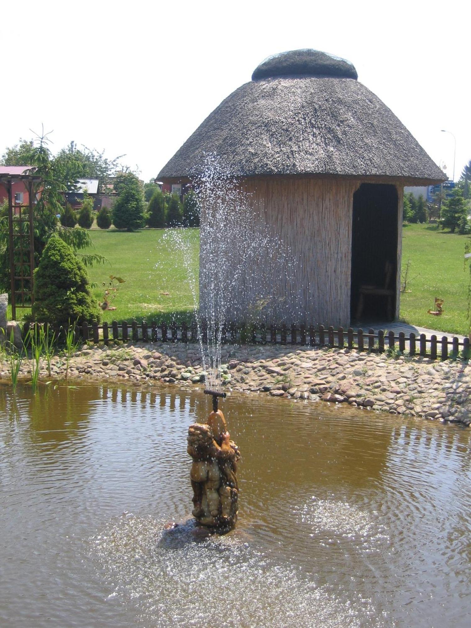 Hotel Gregor Pszczółki Buitenkant foto