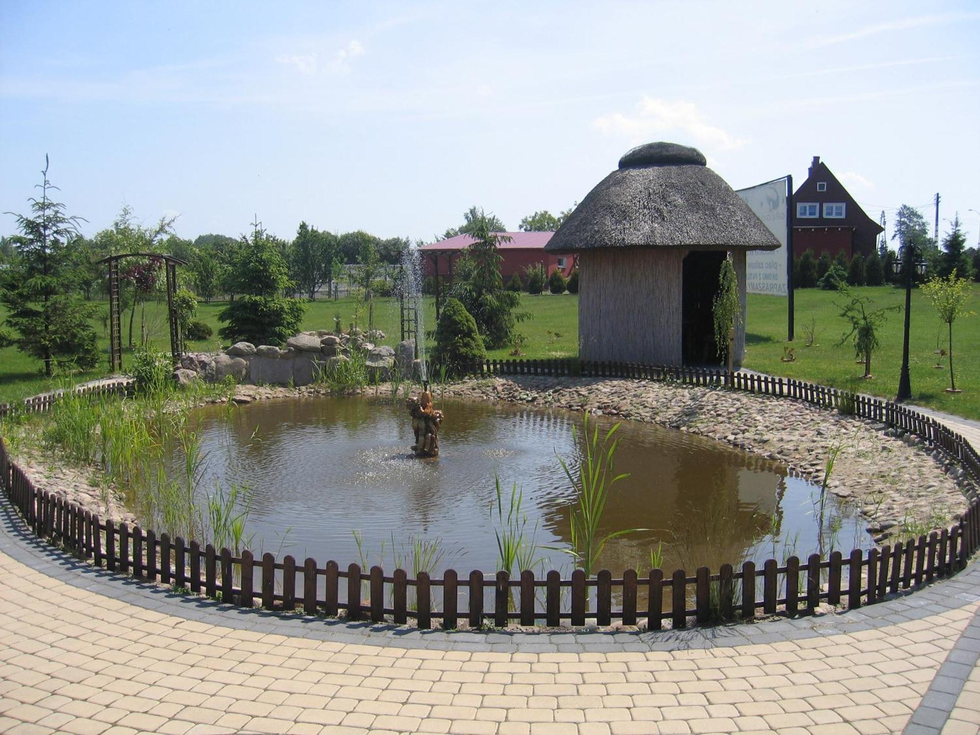 Hotel Gregor Pszczółki Buitenkant foto