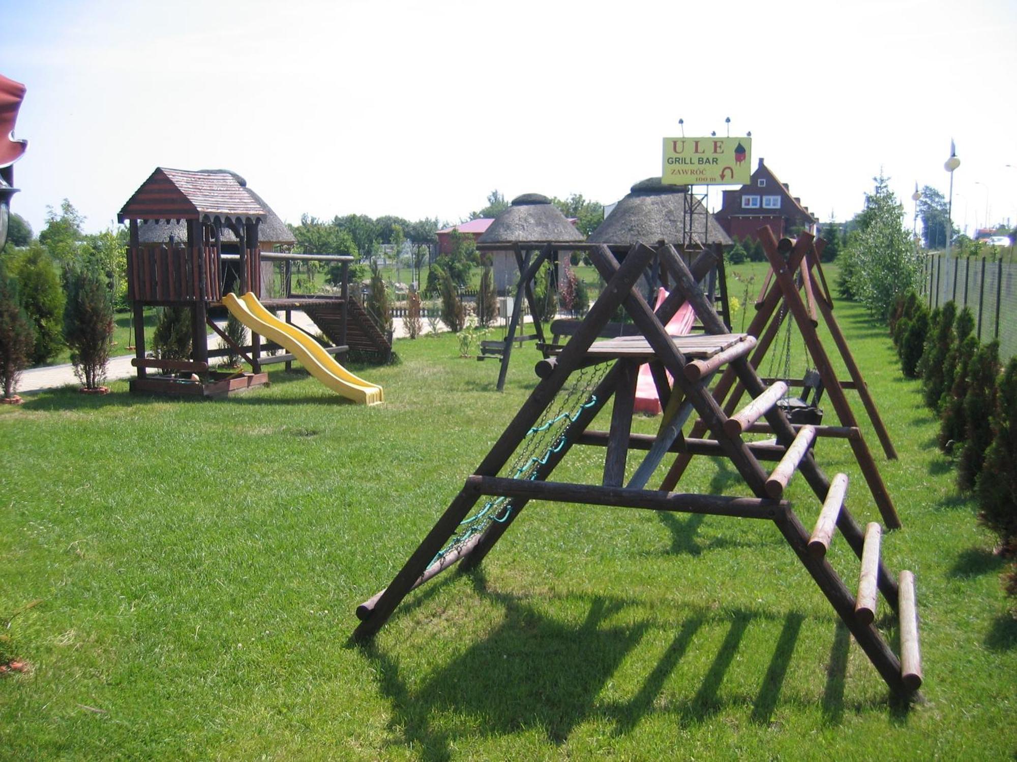 Hotel Gregor Pszczółki Buitenkant foto